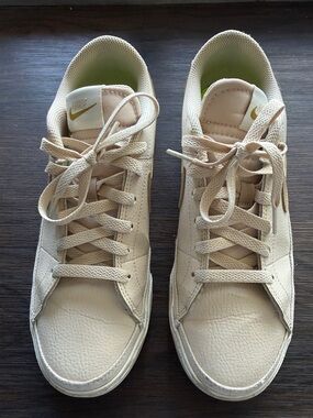 NikeCourt Legacy Next Nature